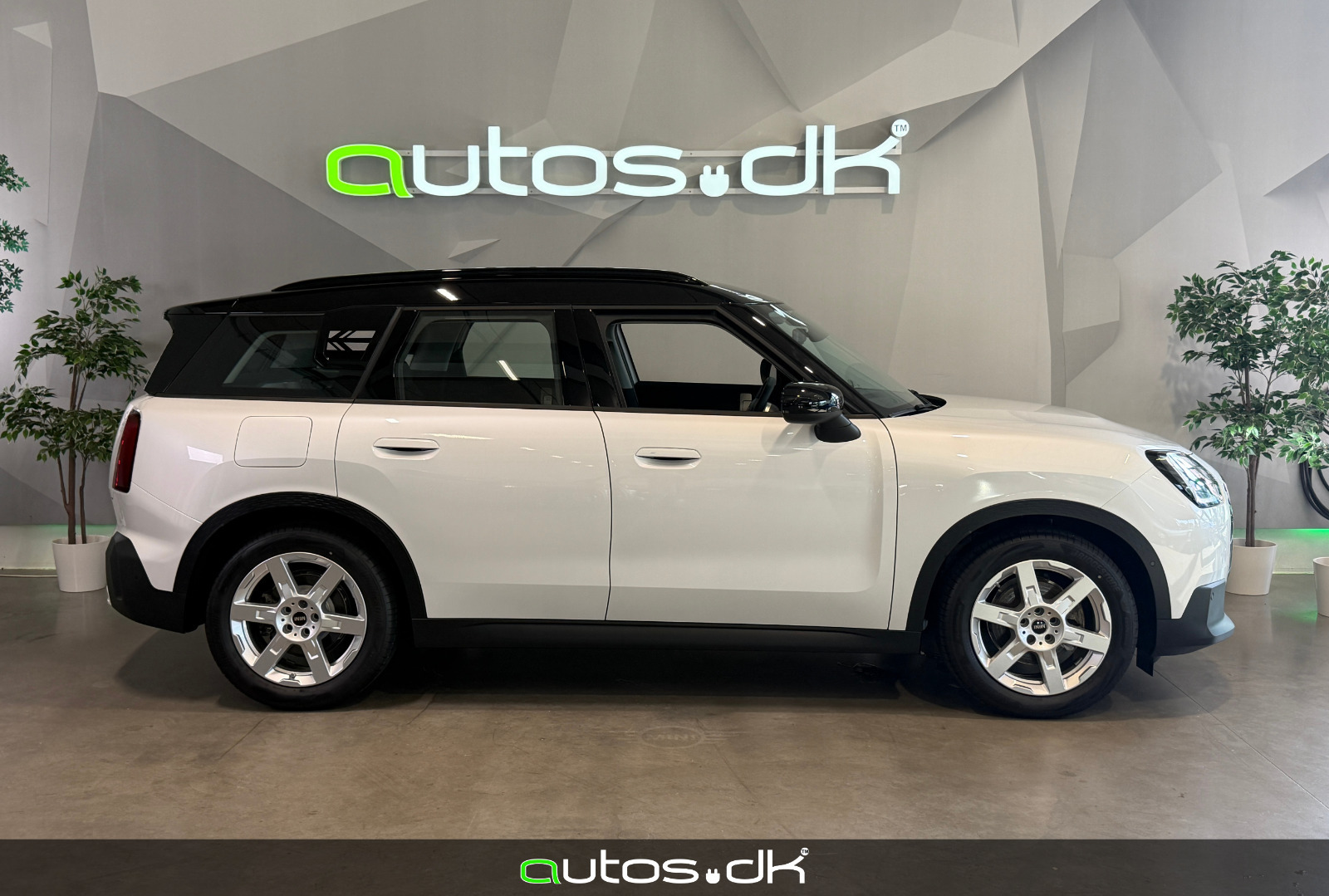 Hvid Mini Countryman E fra 2025