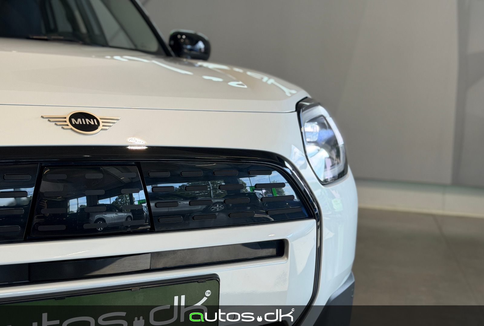 Hvid Mini Countryman E fra 2025