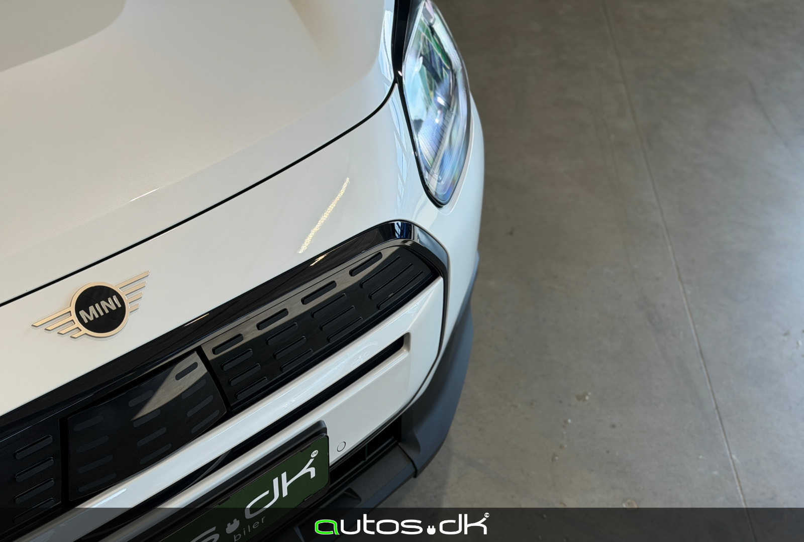 Hvid Mini Countryman E fra 2025