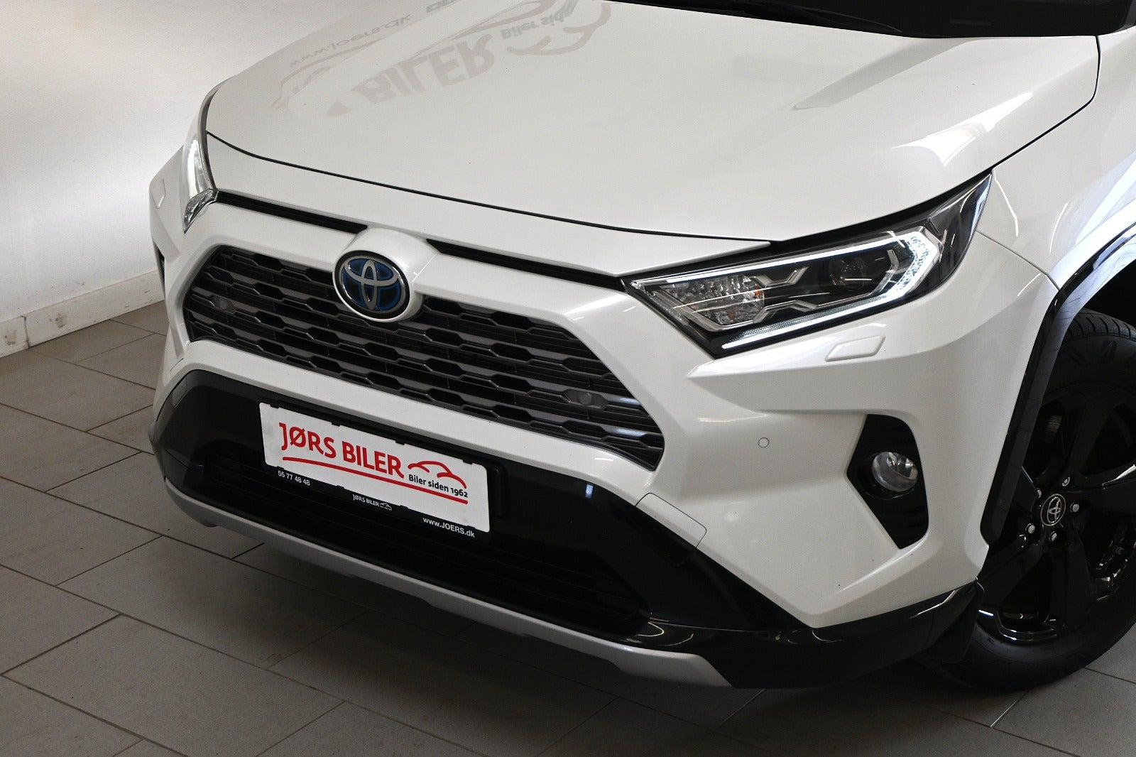 Hvid Toyota RAV4 fra 2019