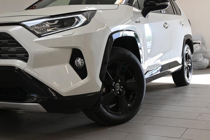 Hvid Toyota RAV4 fra 2019