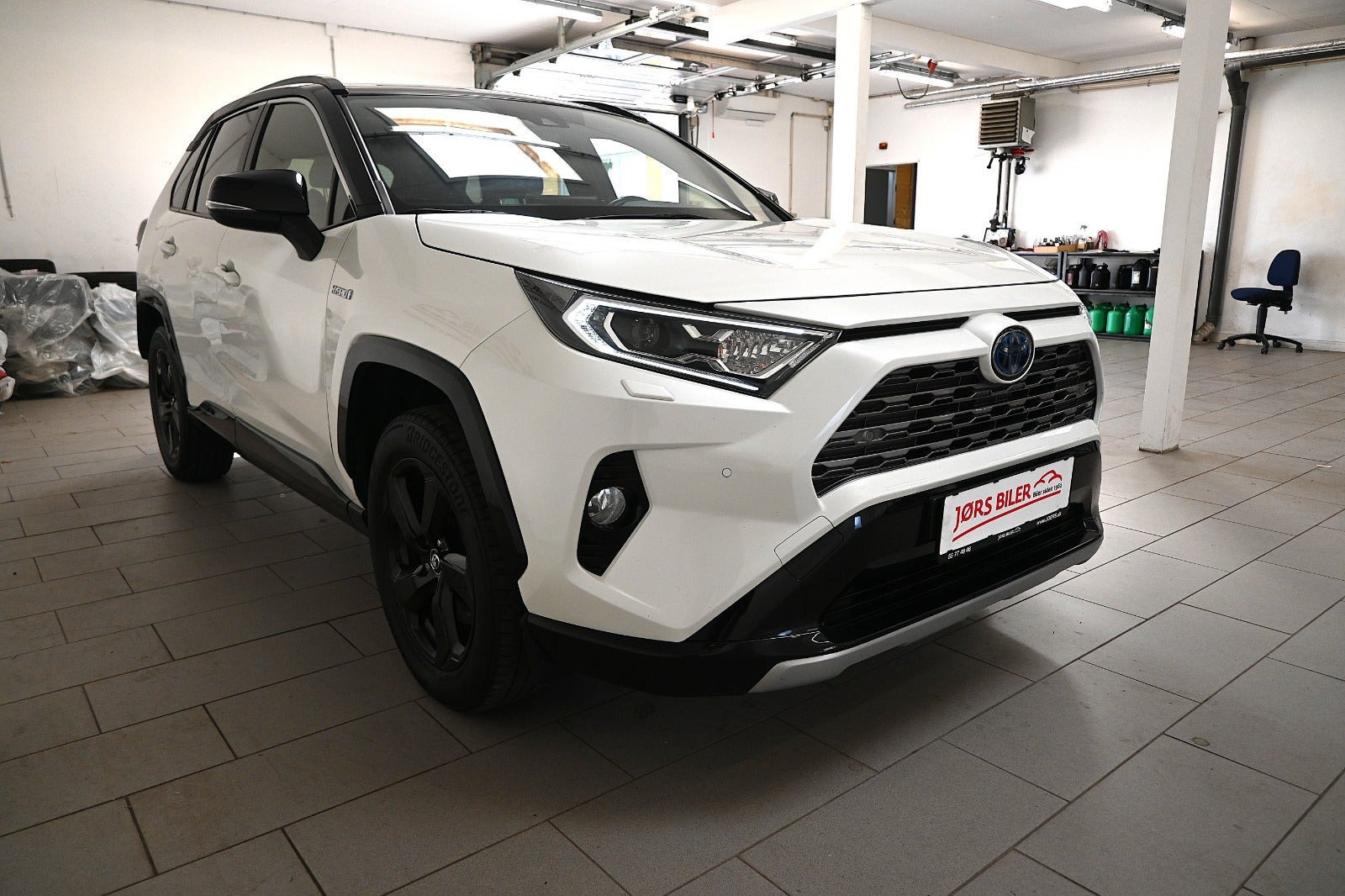 Hvid Toyota RAV4 fra 2019