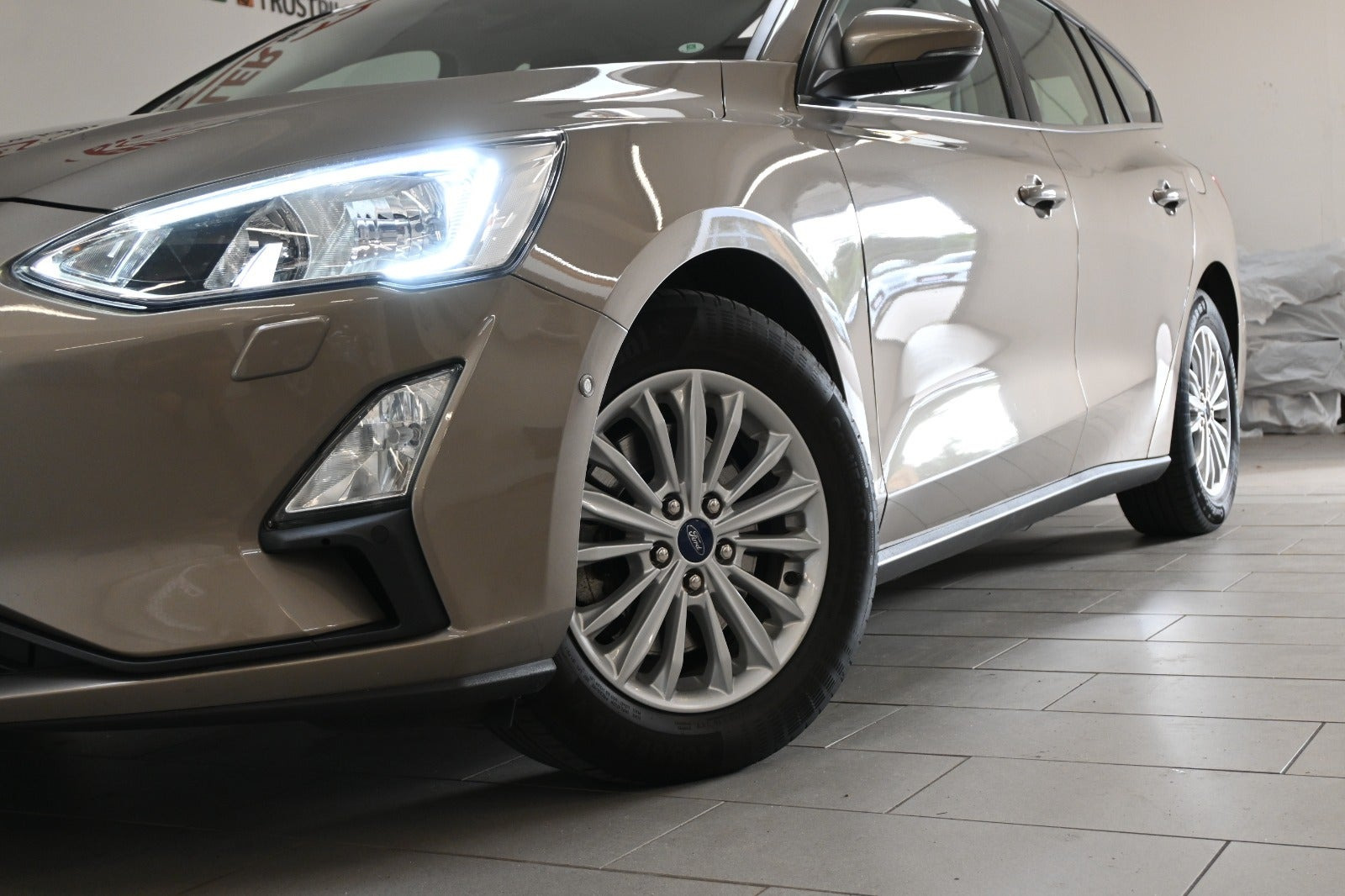 Sølv Ford Focus fra 2019