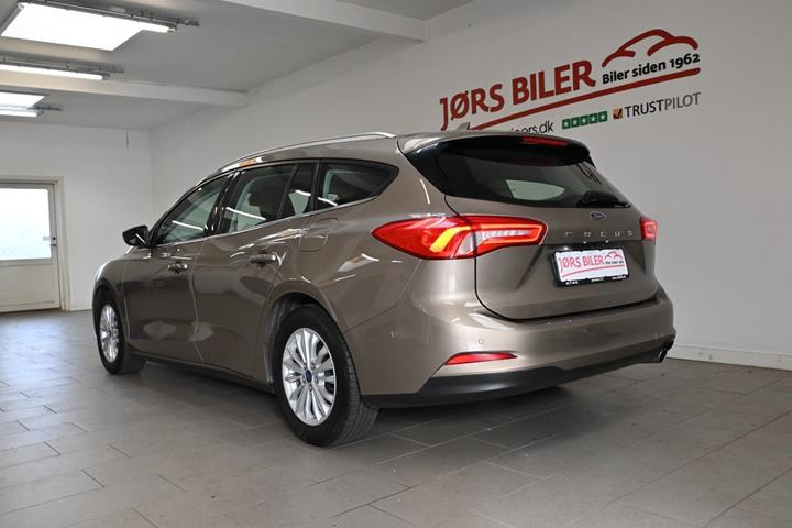 Sølv Ford Focus fra 2019