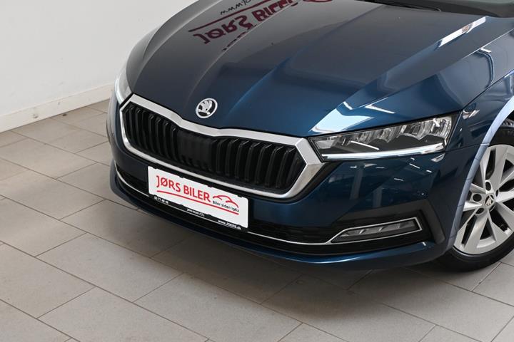 Blå Skoda Octavia fra 2021