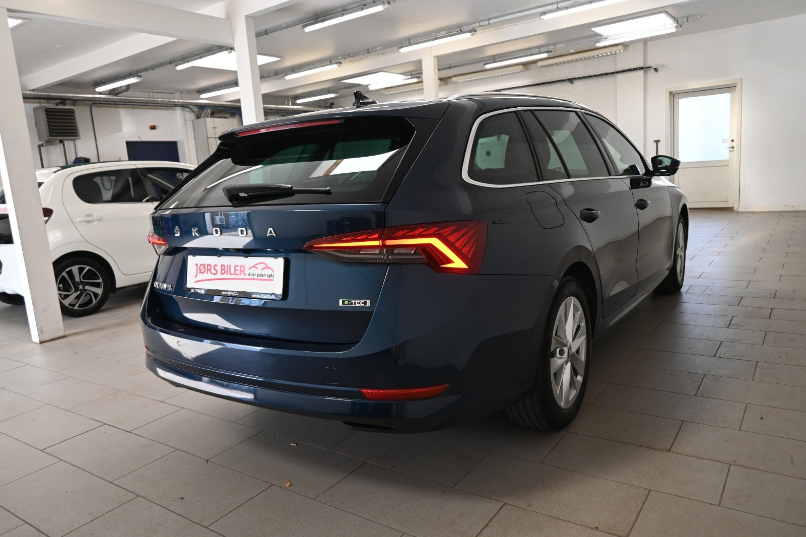 Blå Skoda Octavia fra 2021