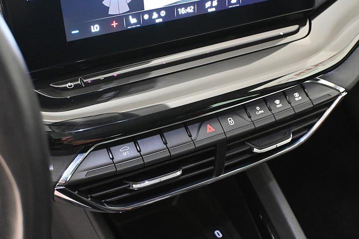 Blå Skoda Octavia fra 2021