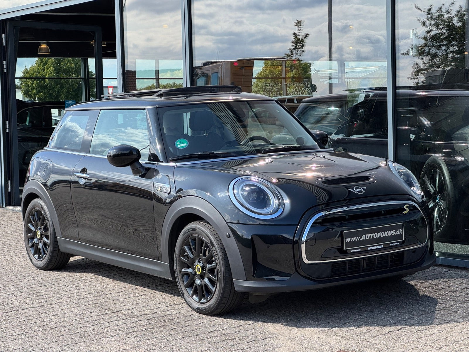 Mini Cooper SE Classic Trim