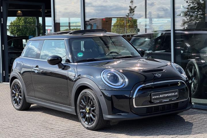 Sort Mini Cooper SE fra 2023