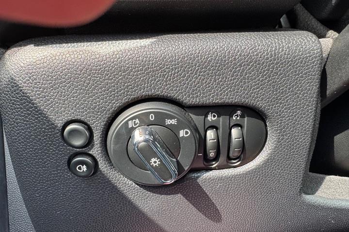Sort Mini Cooper SE fra 2023