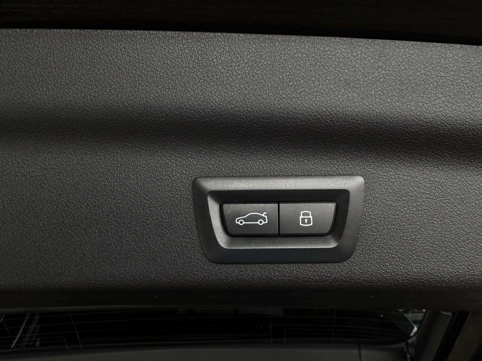 Sort BMW iX1 fra 2023