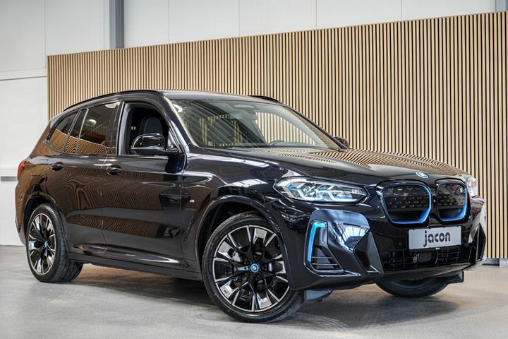 Sort BMW iX3 fra 2023