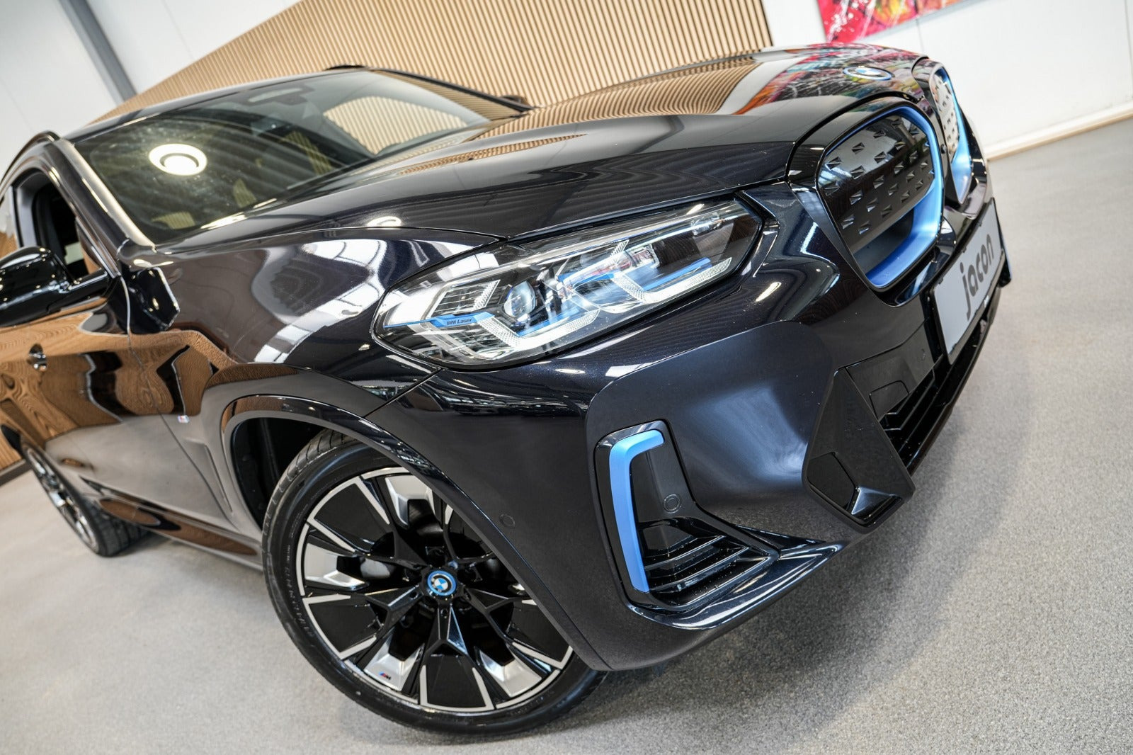 Sort BMW iX3 fra 2023