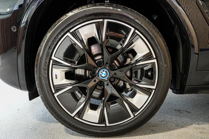 Sort BMW iX3 fra 2023
