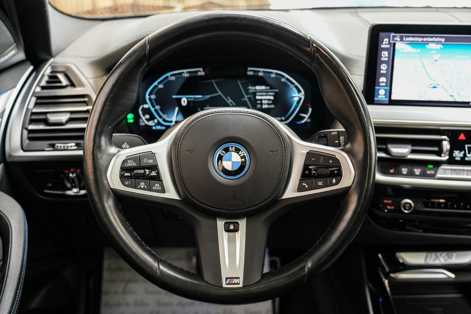 Sort BMW iX3 fra 2023