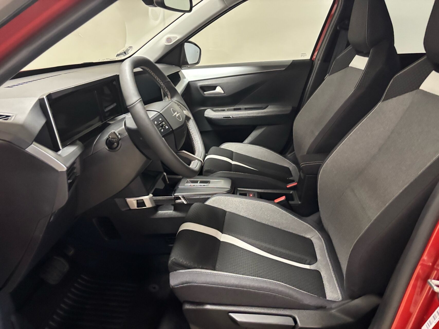 Orange Opel Frontera fra 2025