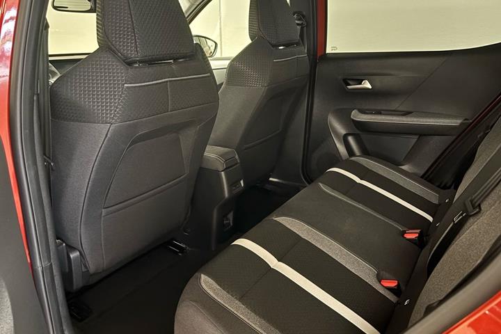 Orange Opel Frontera fra 2025