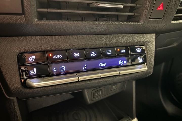 Orange Opel Frontera fra 2025