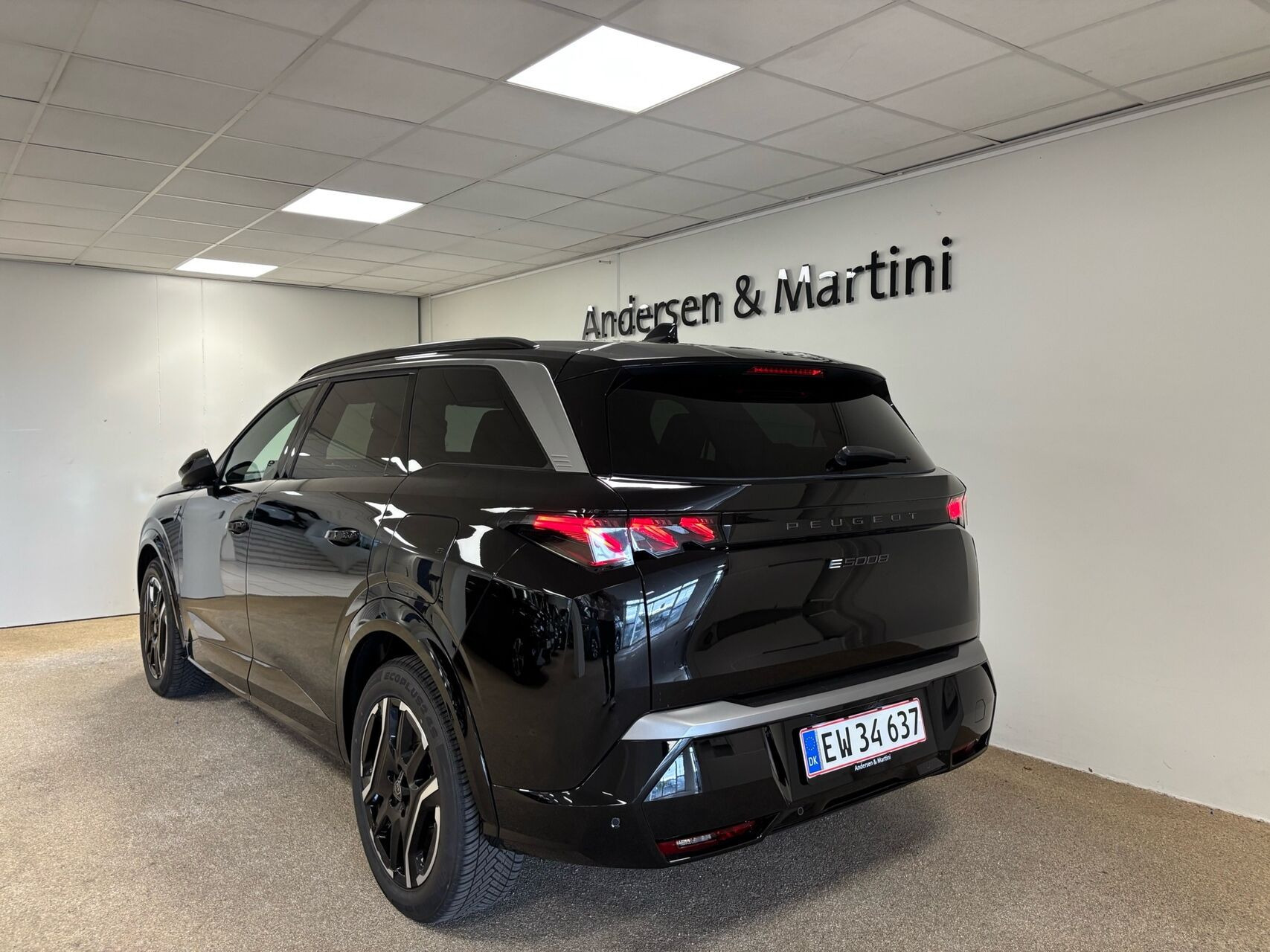 Sort Peugeot e-5008 fra 2026