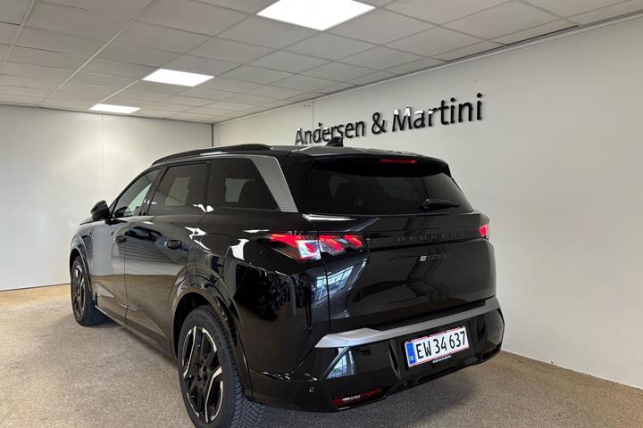 Sort Peugeot e-5008 fra 2026