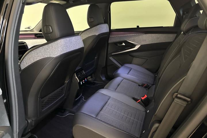 Sort Peugeot e-5008 fra 2026
