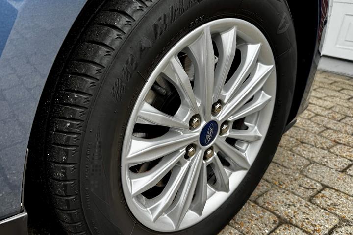 Blå Ford Focus fra 2019