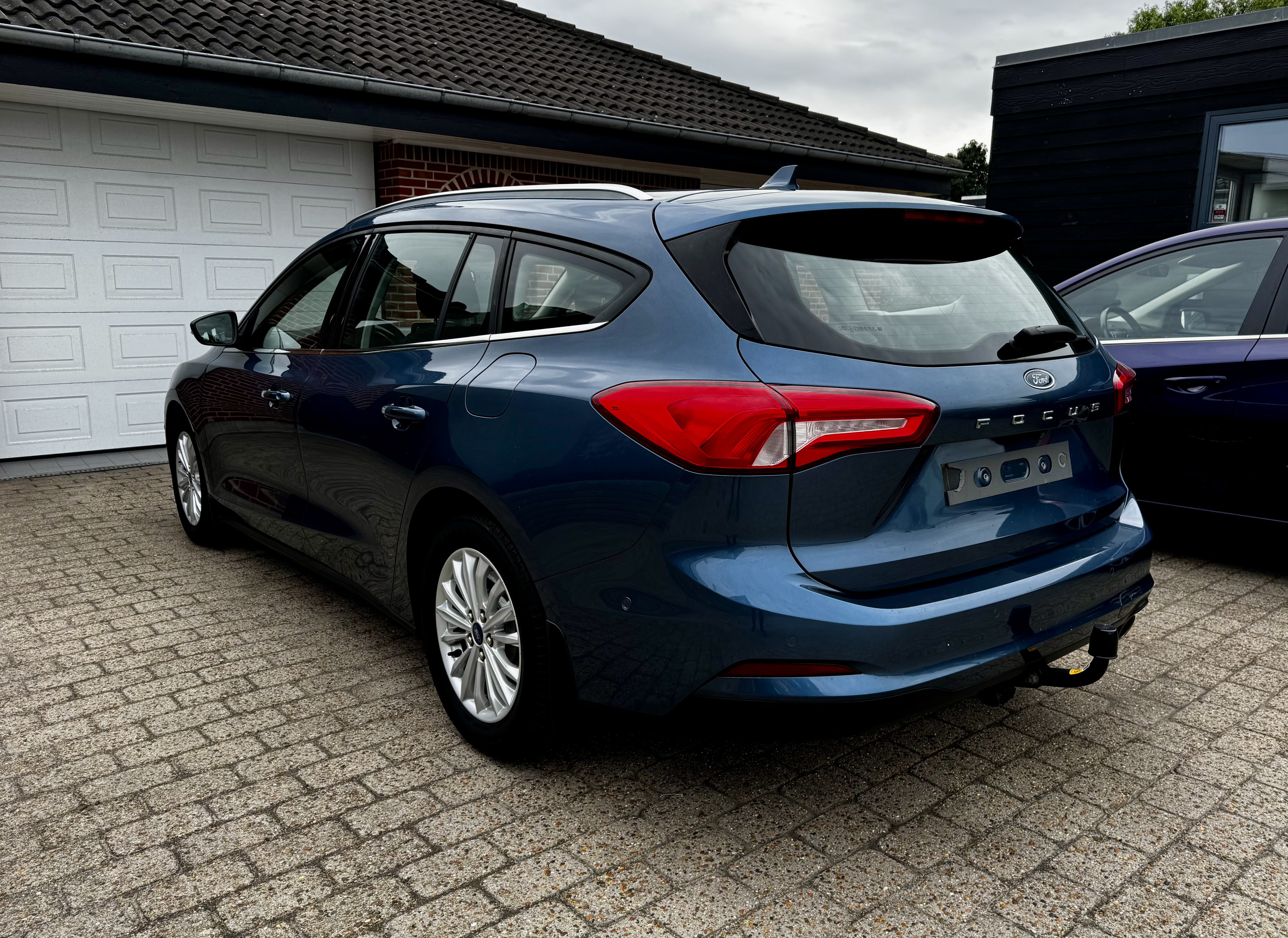 Blå Ford Focus fra 2019