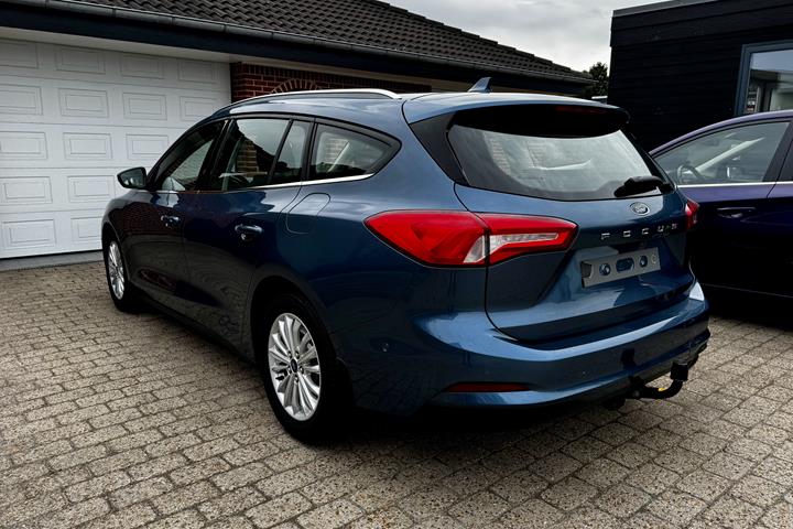 Blå Ford Focus fra 2019