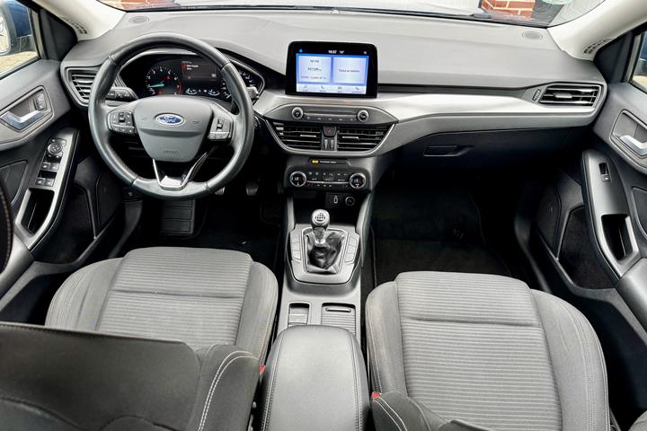Blå Ford Focus fra 2019