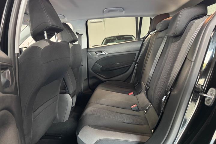 undefined Peugeot 308 fra 2015
