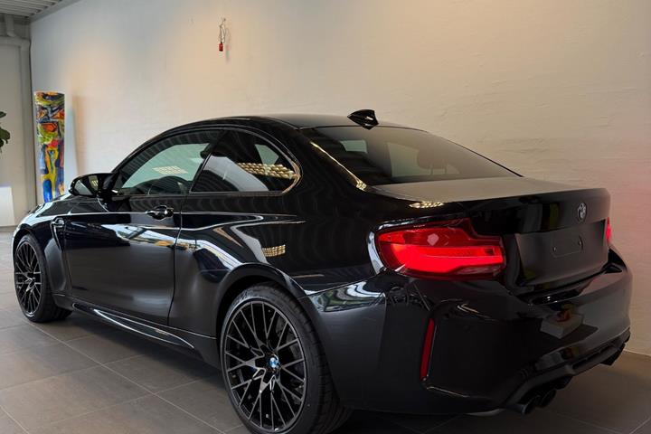 Sort BMW M2 fra 2018