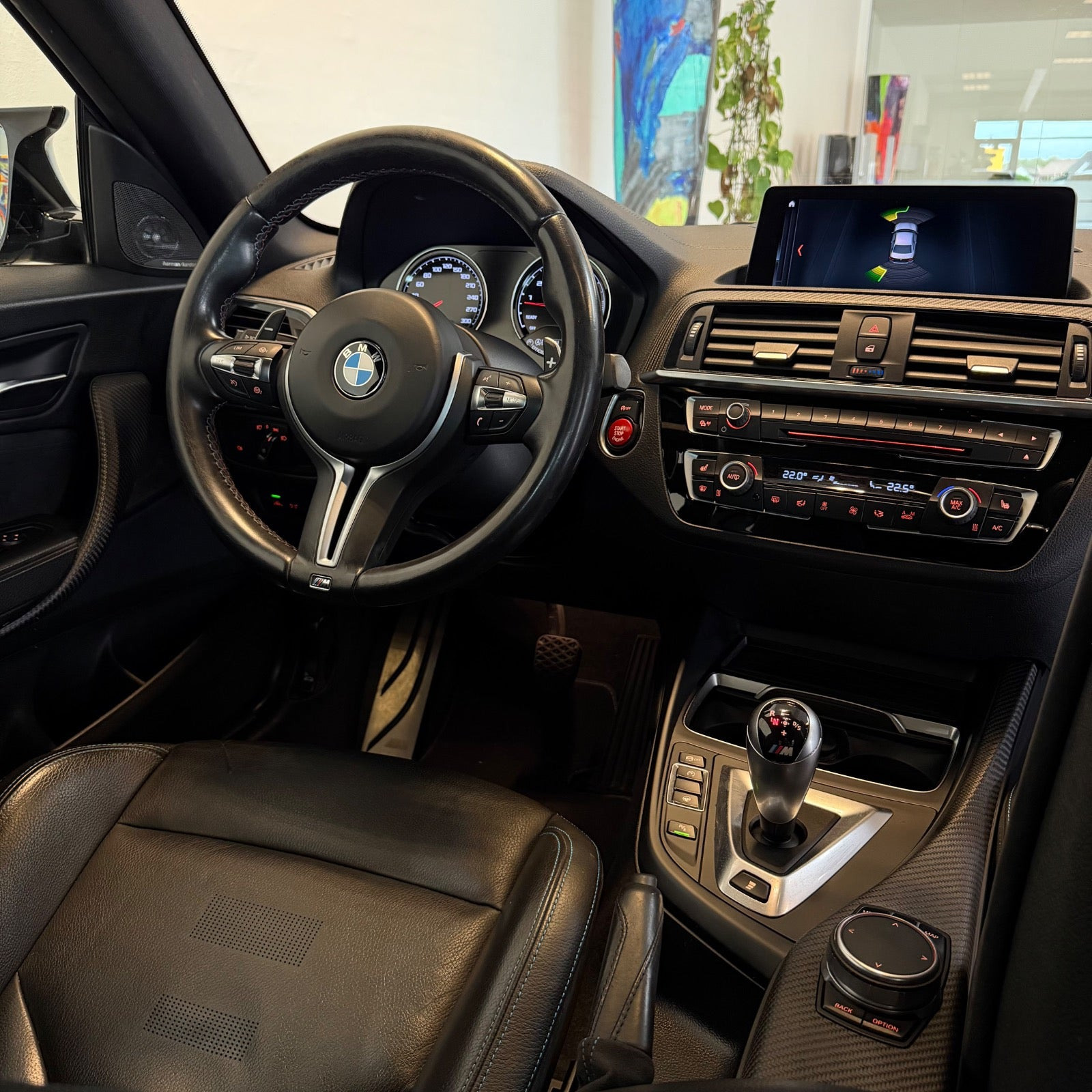 Sort BMW M2 fra 2018