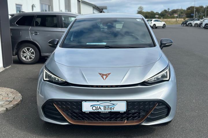 Sølv Cupra Born fra 2022