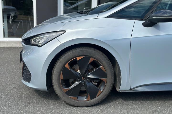 Sølv Cupra Born fra 2022