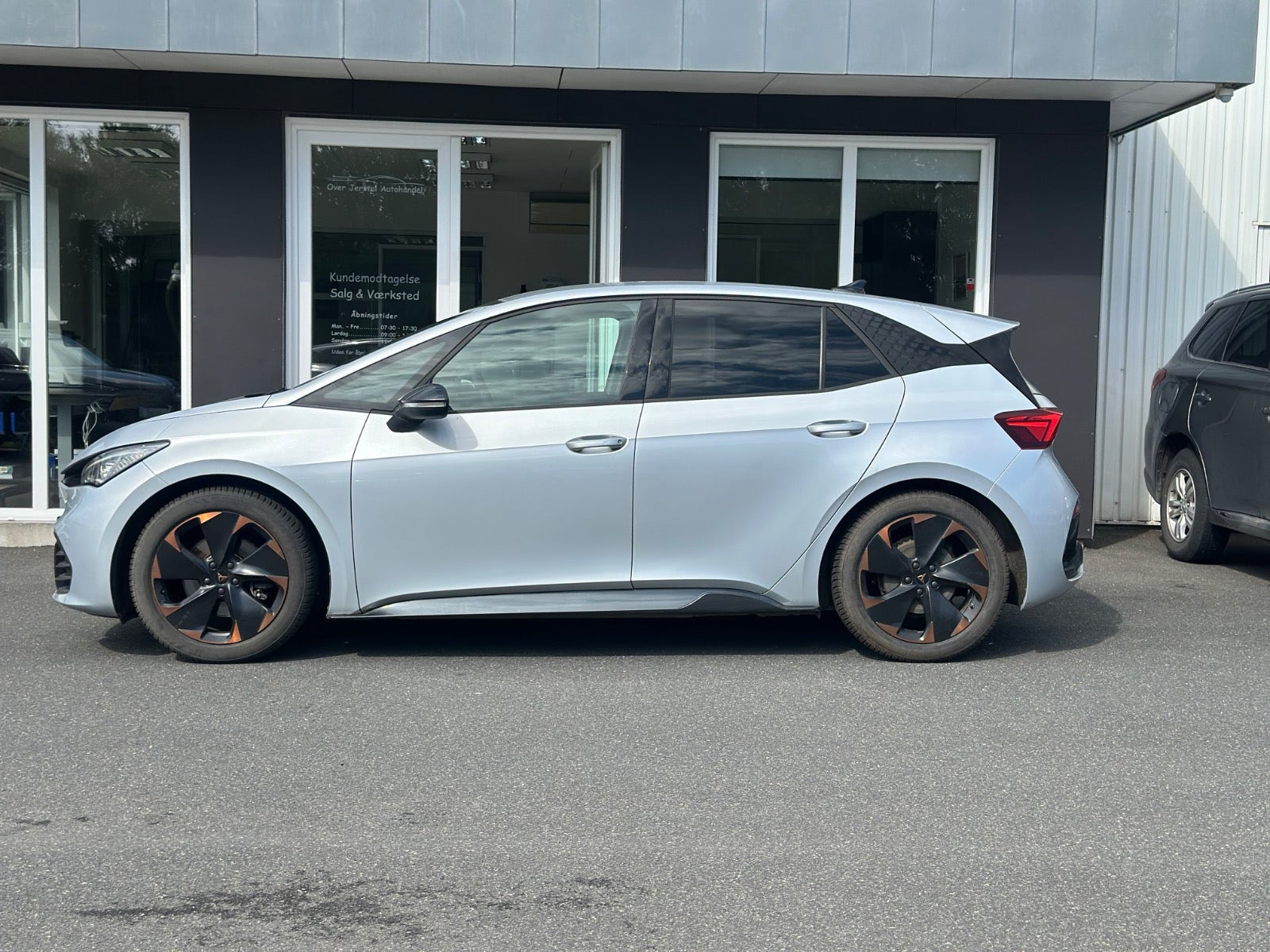 Sølv Cupra Born fra 2022