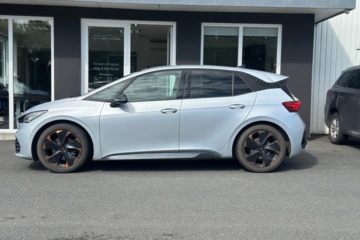 Sølv Cupra Born fra 2022
