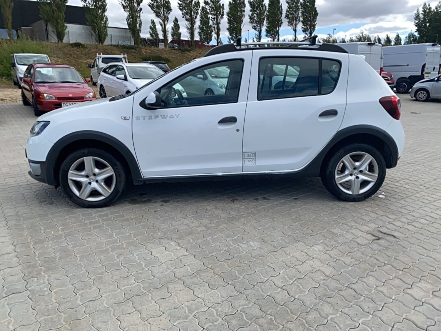 Gul Dacia Sandero Stepway fra 2014