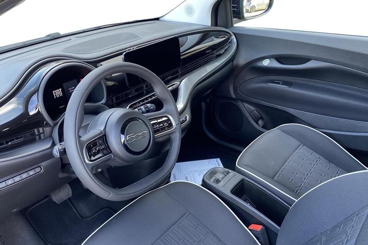 Sort Fiat 500e fra 2023