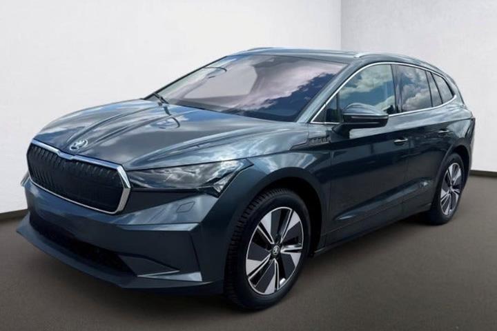 Grå Skoda Enyaq fra 2021 set udefra