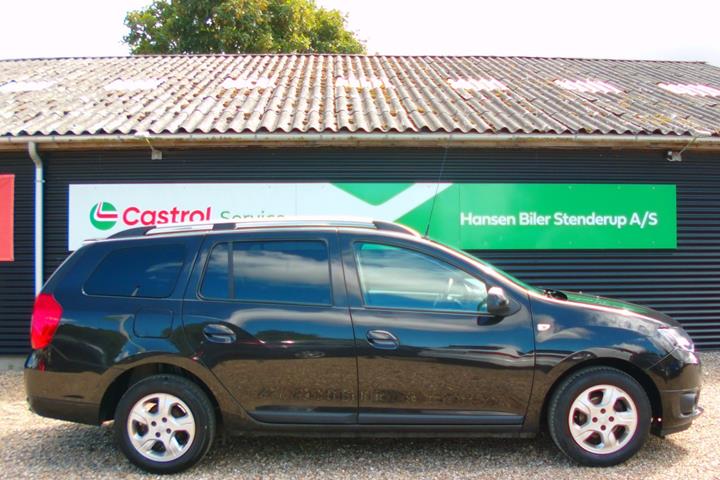 Sort Dacia Logan fra 2015