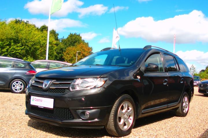 Sort Dacia Logan fra 2015