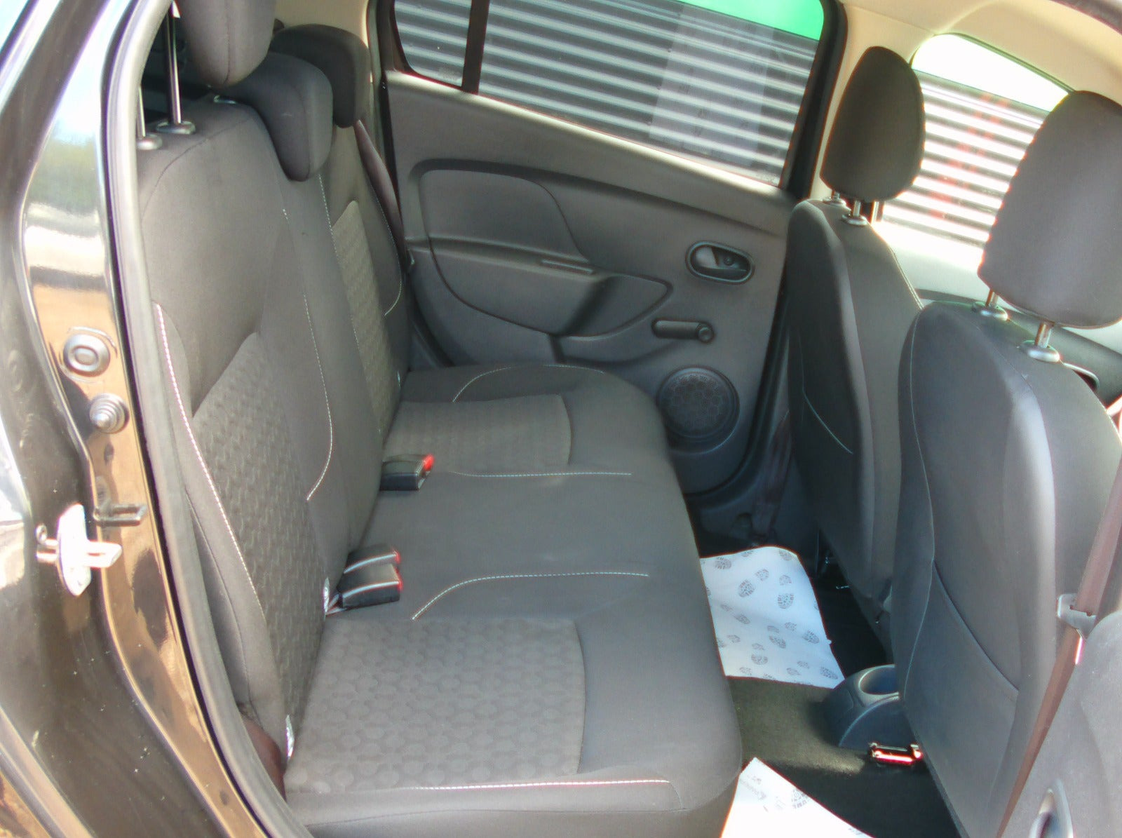 Sort Dacia Logan fra 2015