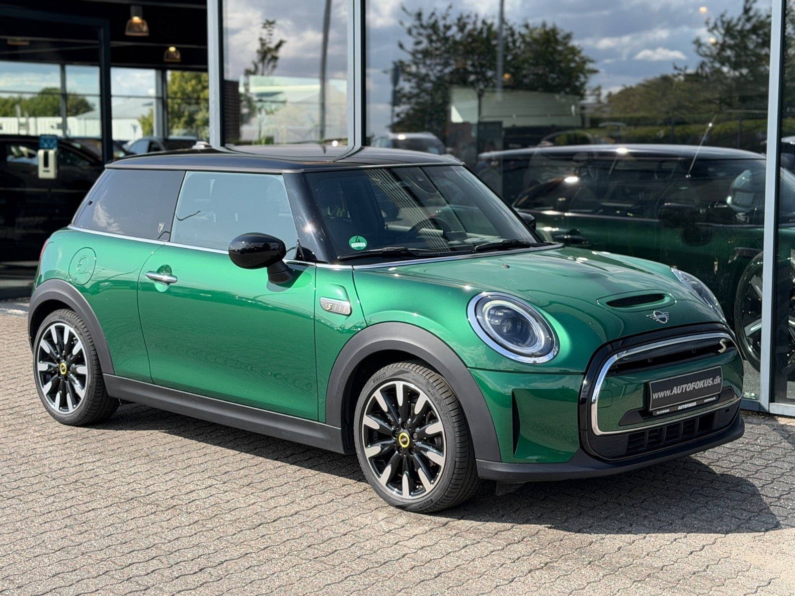 Mini Cooper SE Yours Trim