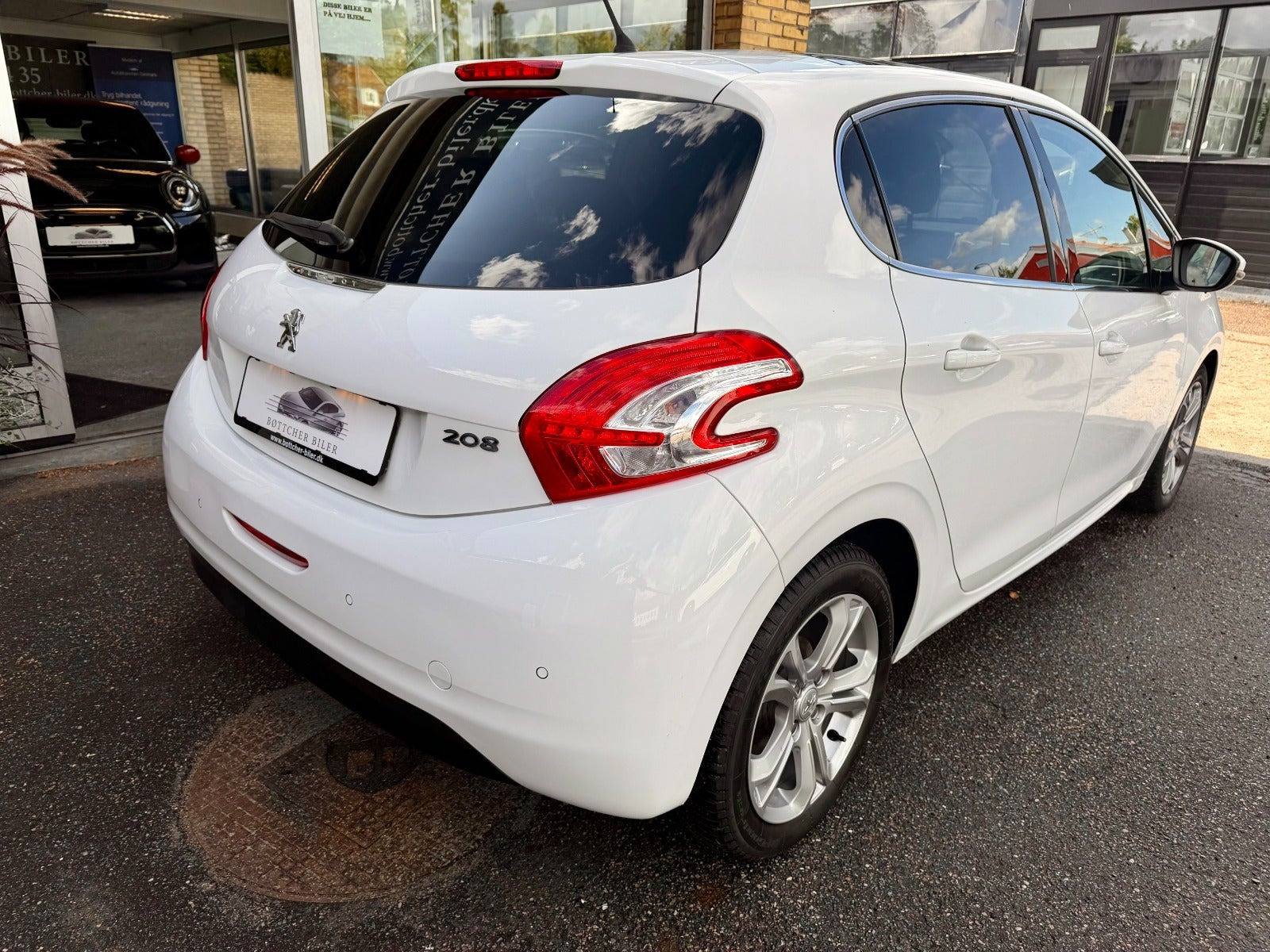 Hvid Peugeot 208 fra 2014