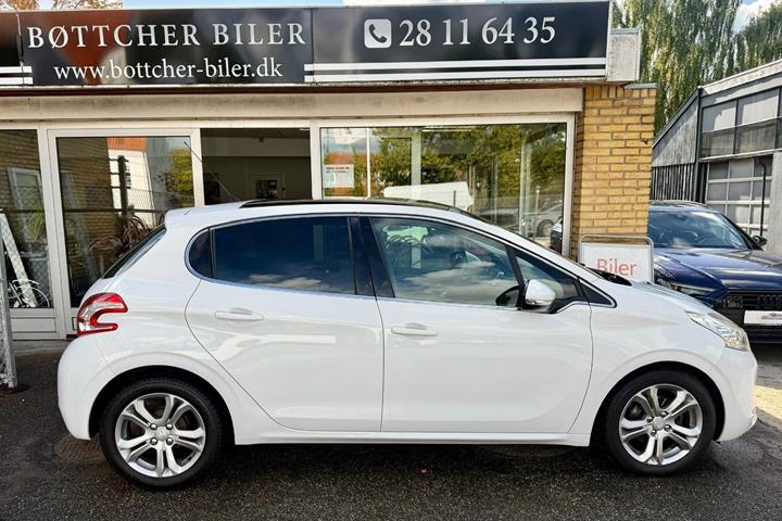 Hvid Peugeot 208 fra 2014