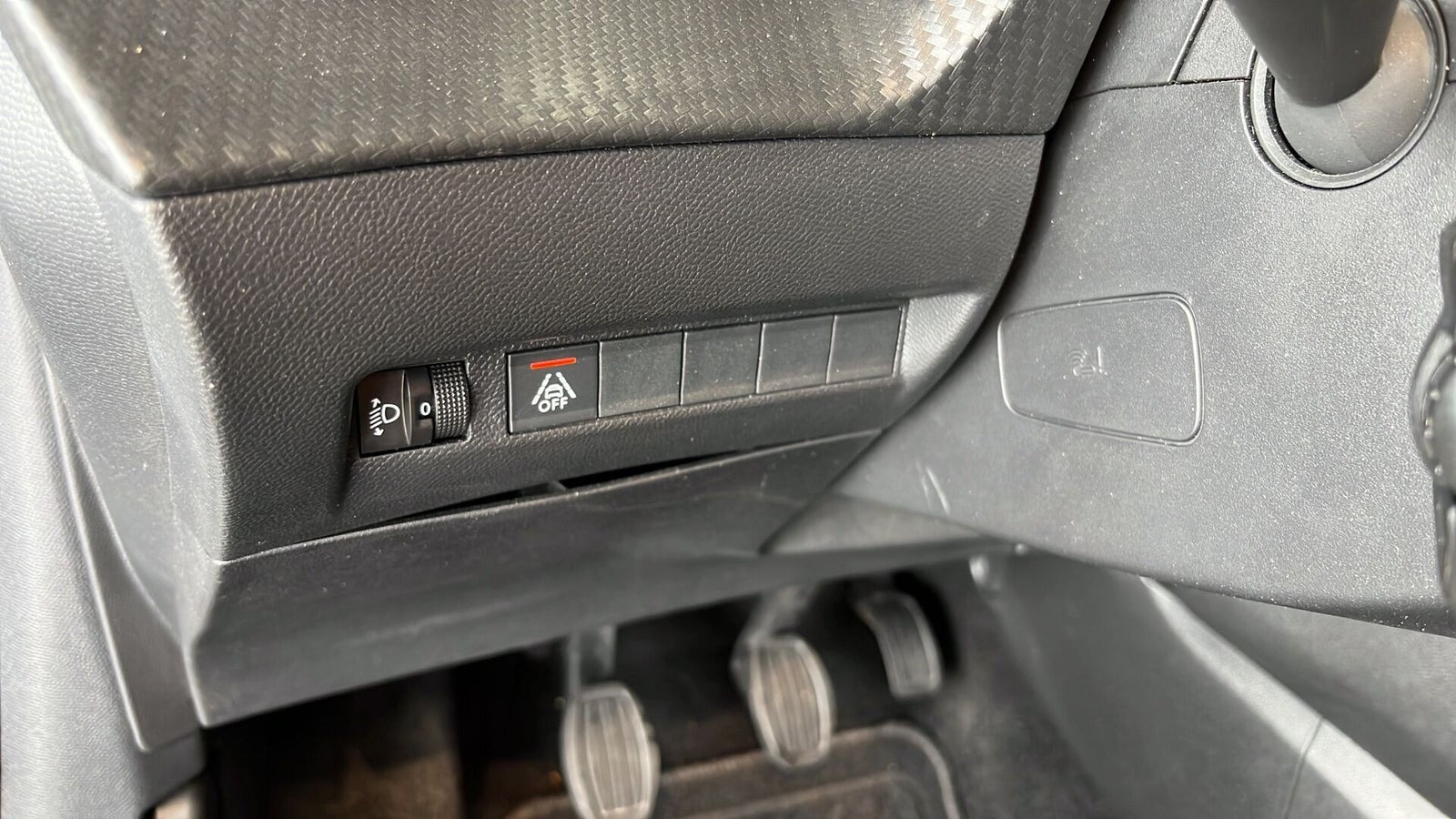 Sort Peugeot 208 fra 2020