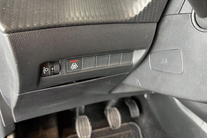Sort Peugeot 208 fra 2020