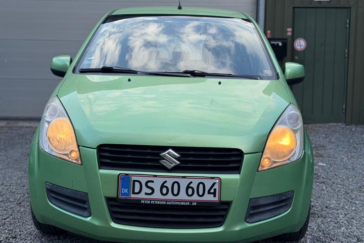 Grøn Suzuki Splash fra 2008