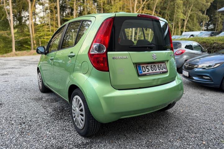 Grøn Suzuki Splash fra 2008