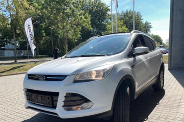 Hvid Ford Kuga fra 2015